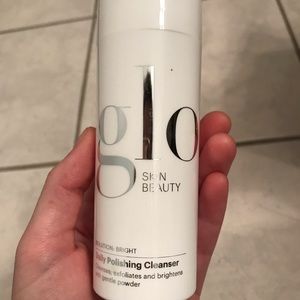 GLO Daily Polishing Cleanser